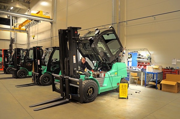 Toyota Vs Crown Which Forklift Brand Should You Choose